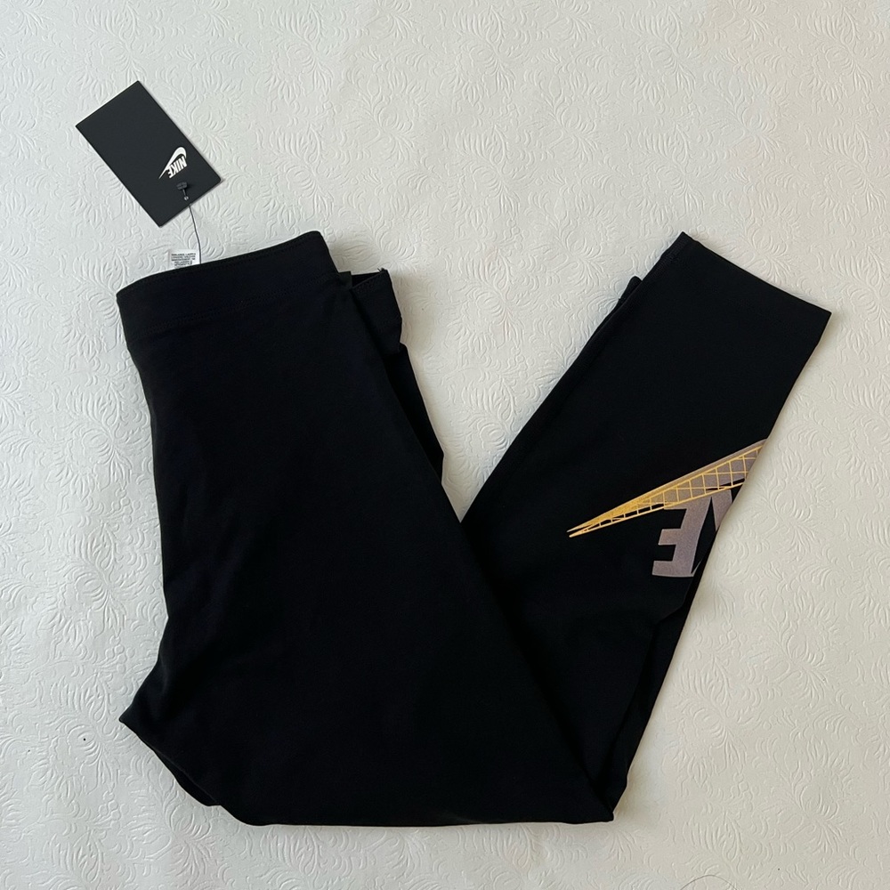 Nike Sportswear Club Crop Leggings